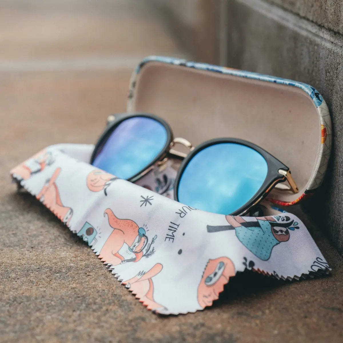 Mikrofaser-Reinigungstücher in coolen Designs: Für Kamera Objektiv Brille (20x20 cm) - Kamera & Foto > Kamerazubehör >