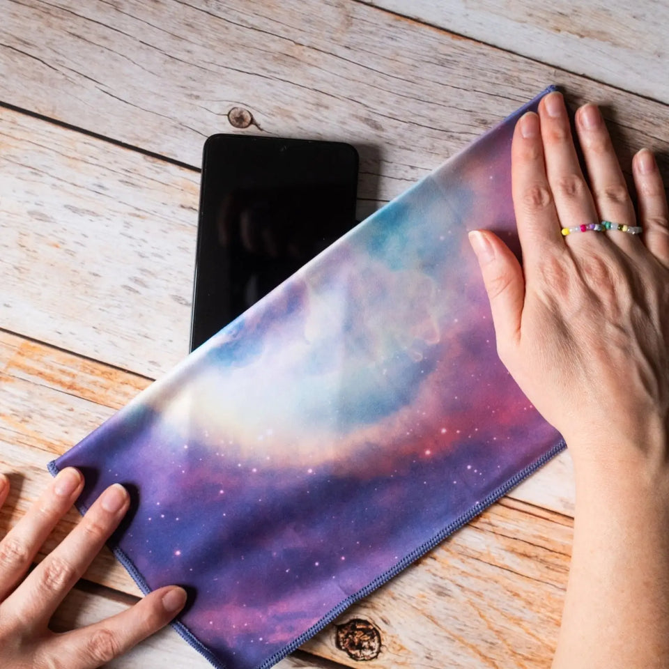 Premium-Mikrofasertuch groß 30x30 cm mit Design für Brille Bildschirm Glas - Kamera & Foto > Kamerazubehör