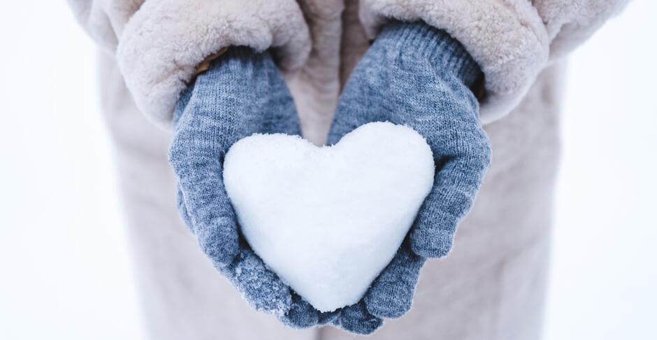 Schnee Winter Herz selbstgemachtes Motiv - Schöne Winterfotos – Tipps zum Fotografieren bei Schnee und Kälte