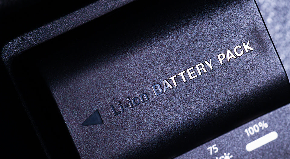 Lithium-Ion-Akkus müssen bis zu einer bestimmten Leistung und Anzahl im Handgepäck transportiert werden