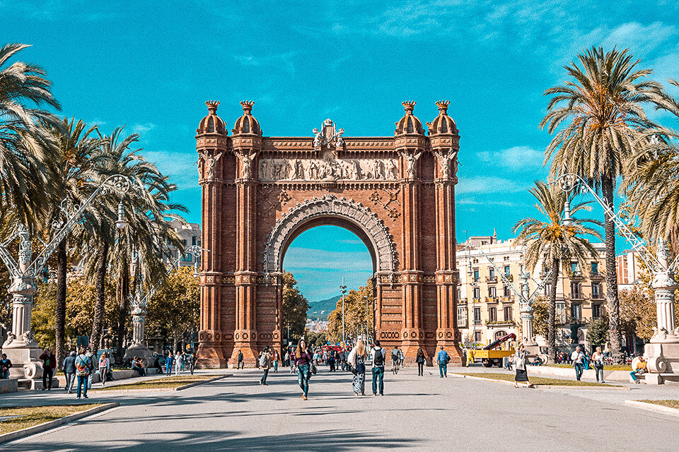 Barcelona Triumphbogen - 17 geniale Fotospots in Barcelona, die du besuchen musst (+Bonus)!