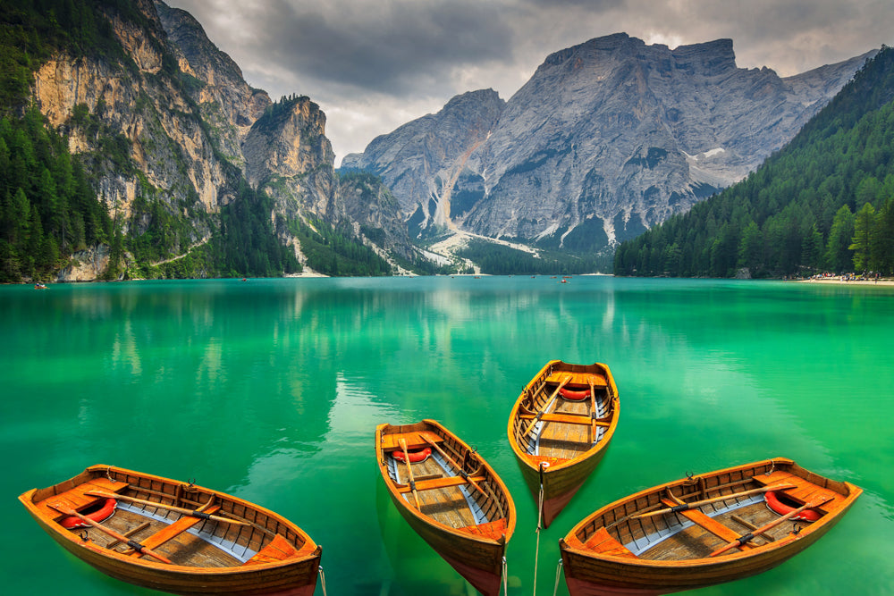 Pragser Wildsee Holzboote Alpen Dolomiten Fotospots 2 - Fotospots in der Nähe: So findest du die besten Fotolocations