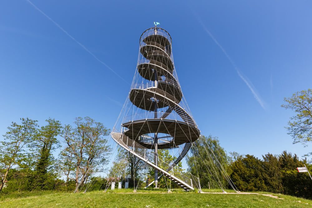 Der 42 Meter hohe Killesbergturm mit seiner beeindruckenden Stahlnetzkonstruktion